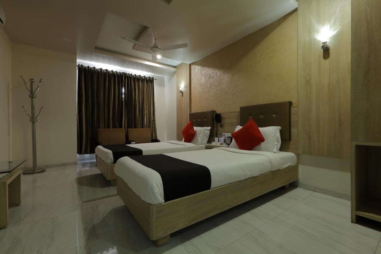 Hotel Unity Ahmedabad Exterior photo