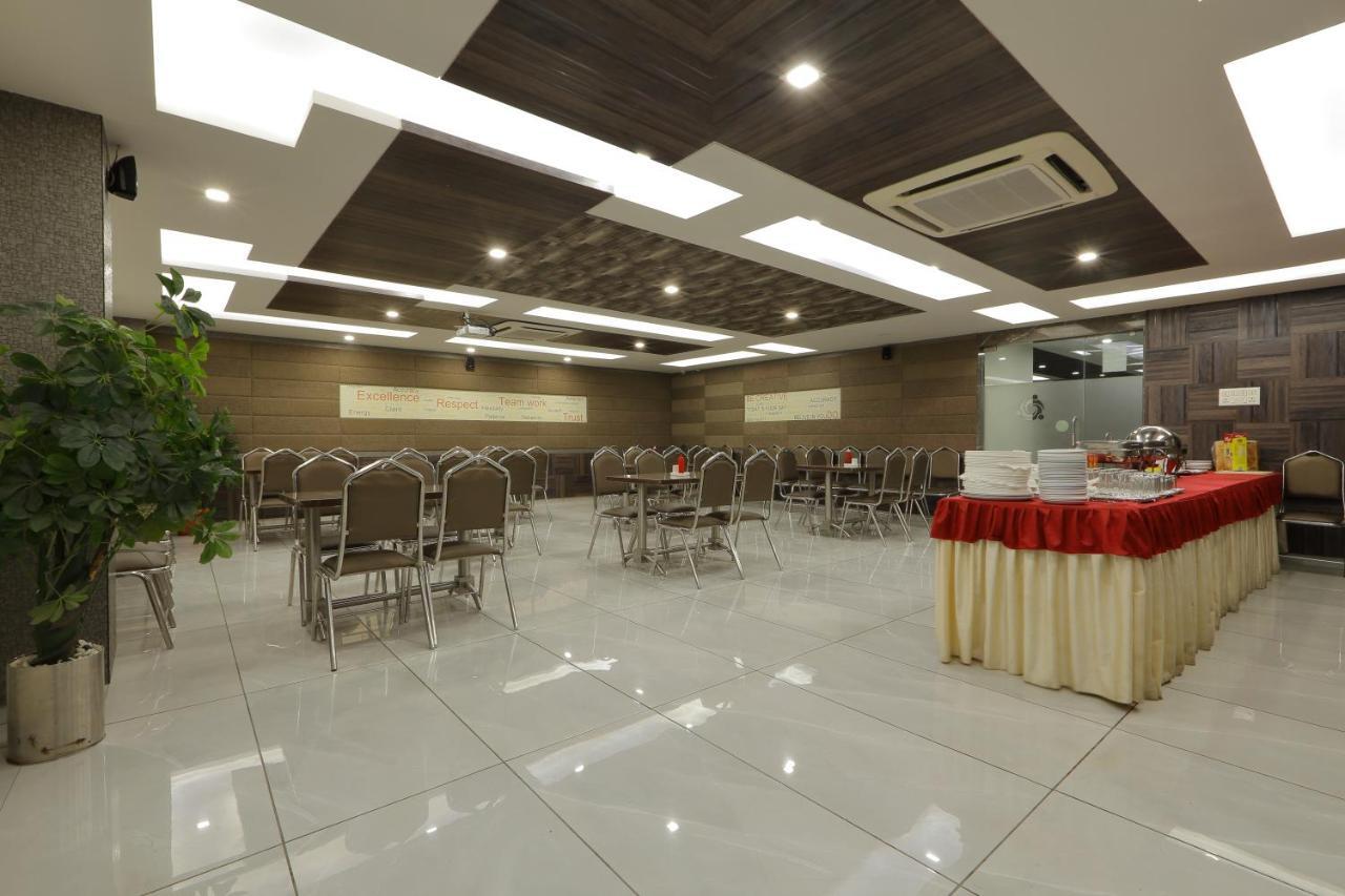 Hotel Unity Ahmedabad Exterior photo