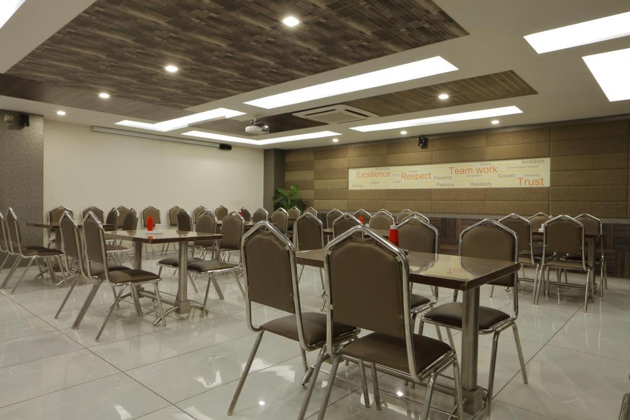 Hotel Unity Ahmedabad Exterior photo