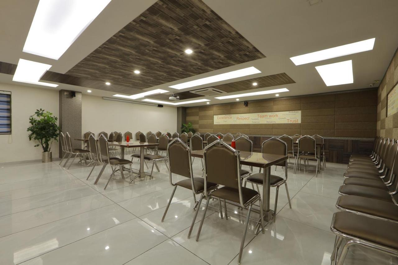 Hotel Unity Ahmedabad Exterior photo